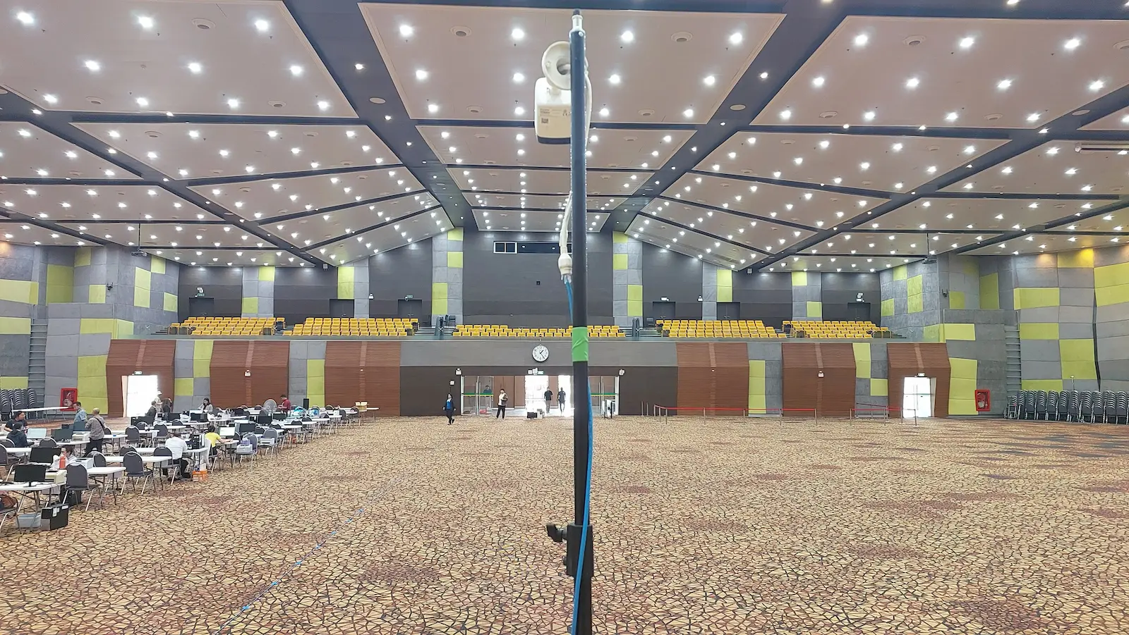 การติดตั้งกล้อง CCTV เคลื่อนที่สำหรับรักษาความปลอดภัยในฮอลล์นิทรรศการขนาดใหญ่