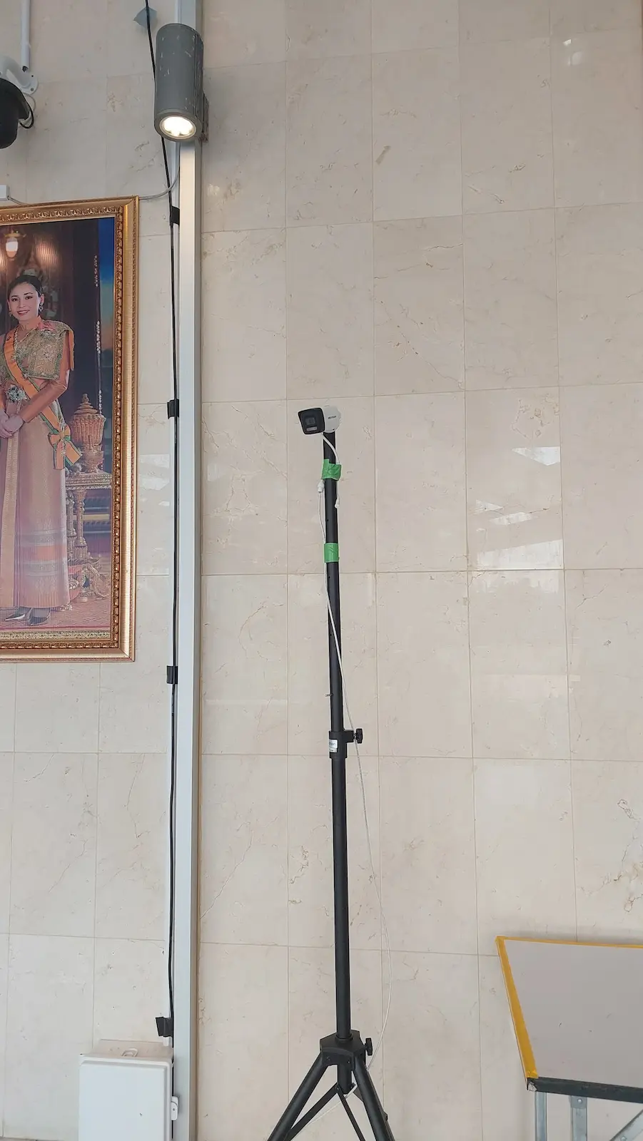 การติดตั้งกล้อง CCTV แบบพกพาบน Tripod สำหรับงาน Event ในร่ม