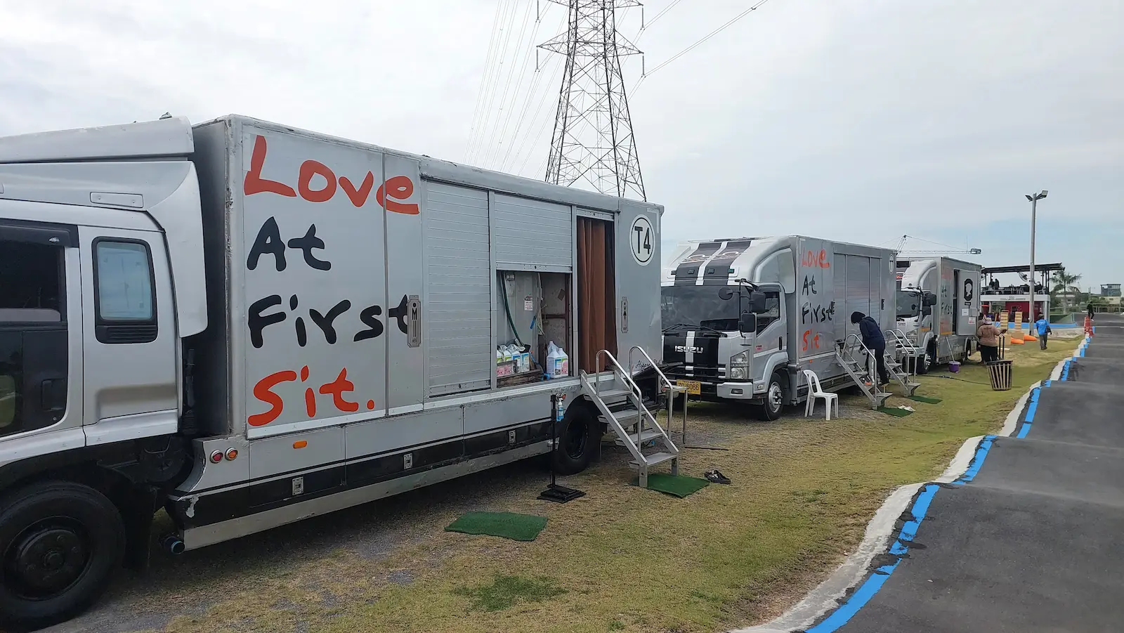 รถห้องน้ำเคลื่อนที่สำหรับรองรับผู้เข้าร่วมงาน Outdoor Event ขนาดใหญ่