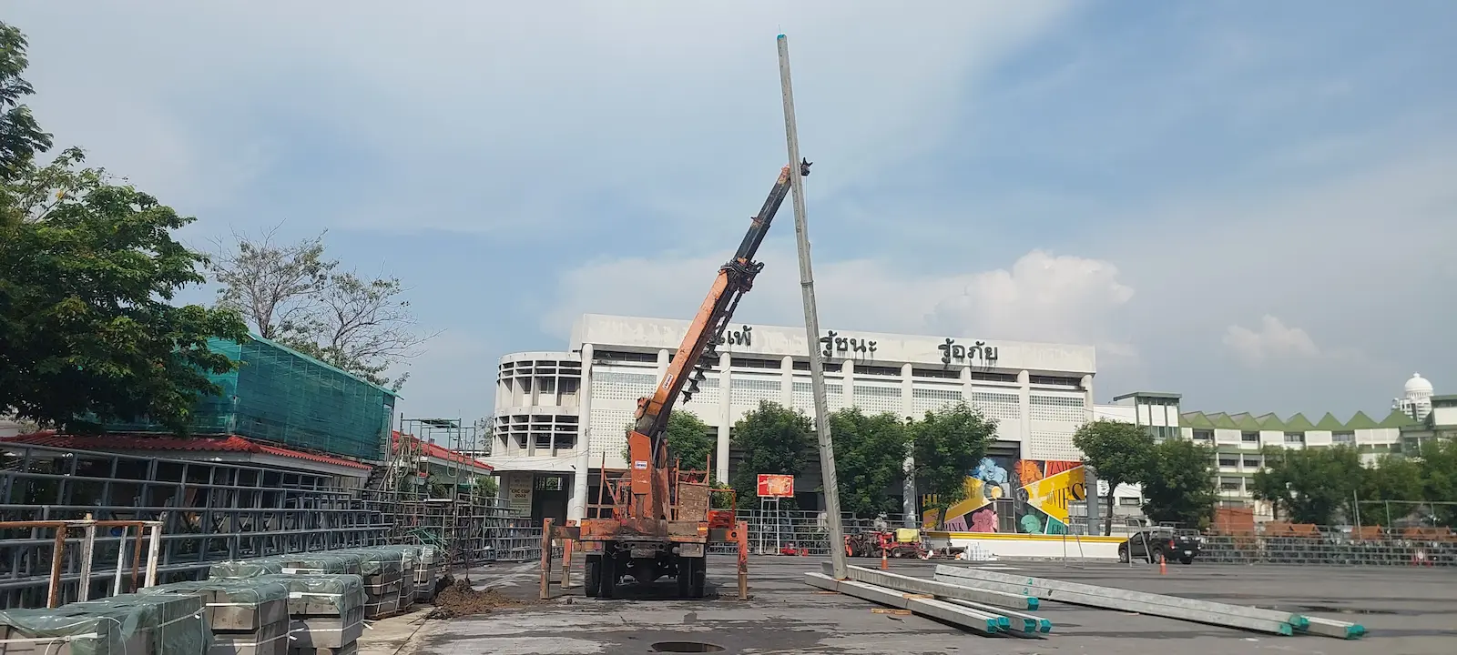 电力基础设施和电线杆